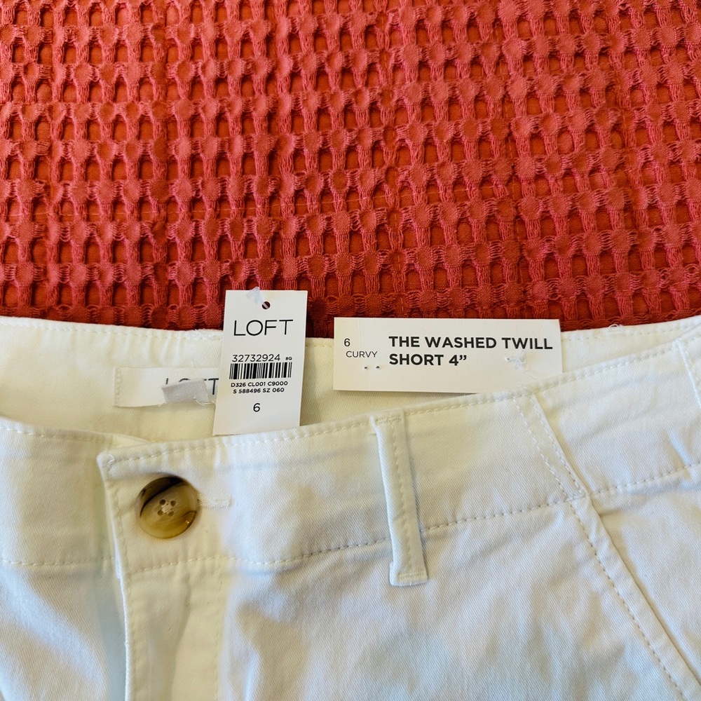 LOFT Women's Cream Shorts - Picture 3 of 3